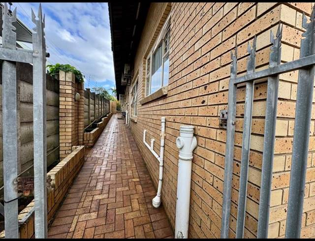 3 BEDROOM FREEHOLD FOR SALE IN MEER EN SEE